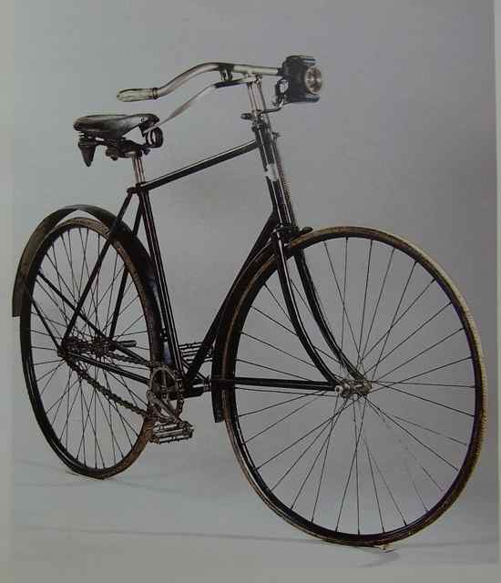 100年前の自転車.jpg