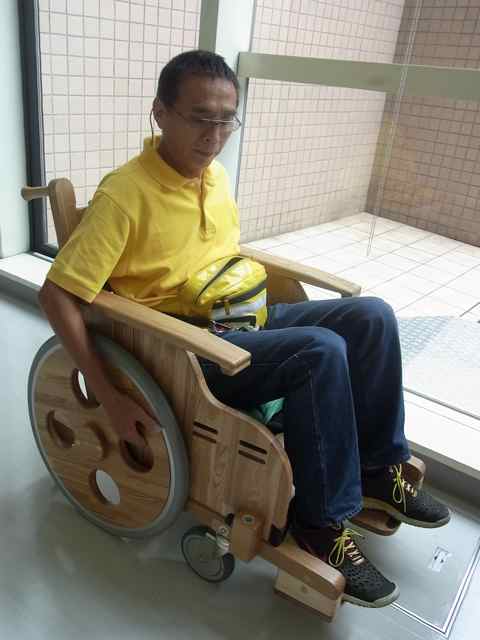木製車椅子.jpg